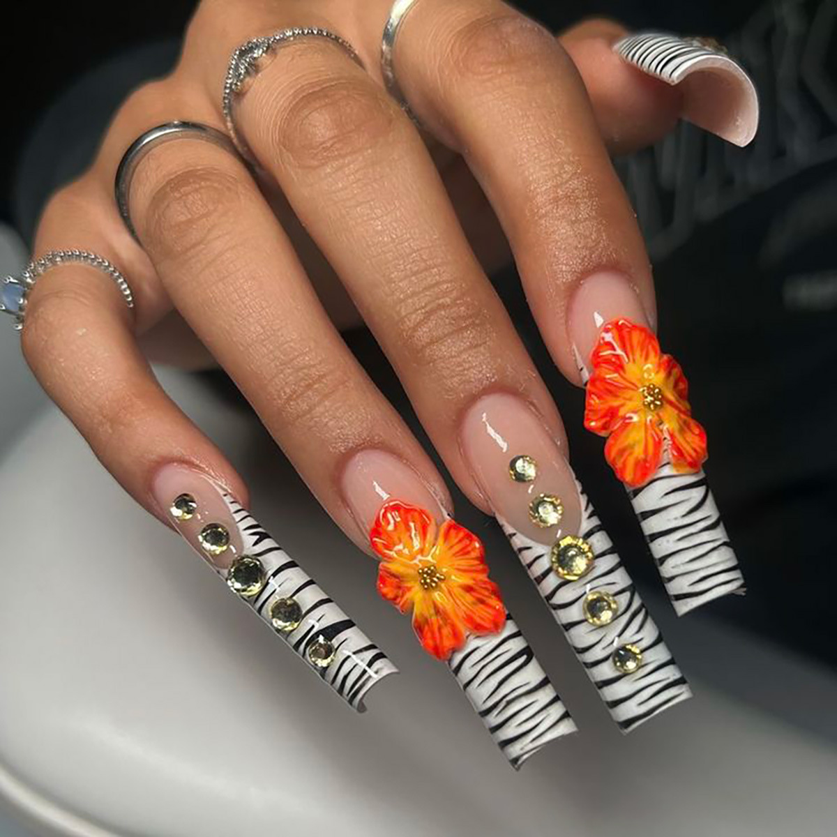Nail Art Quirky - 24 Uds. De uñas postizas cuadradas